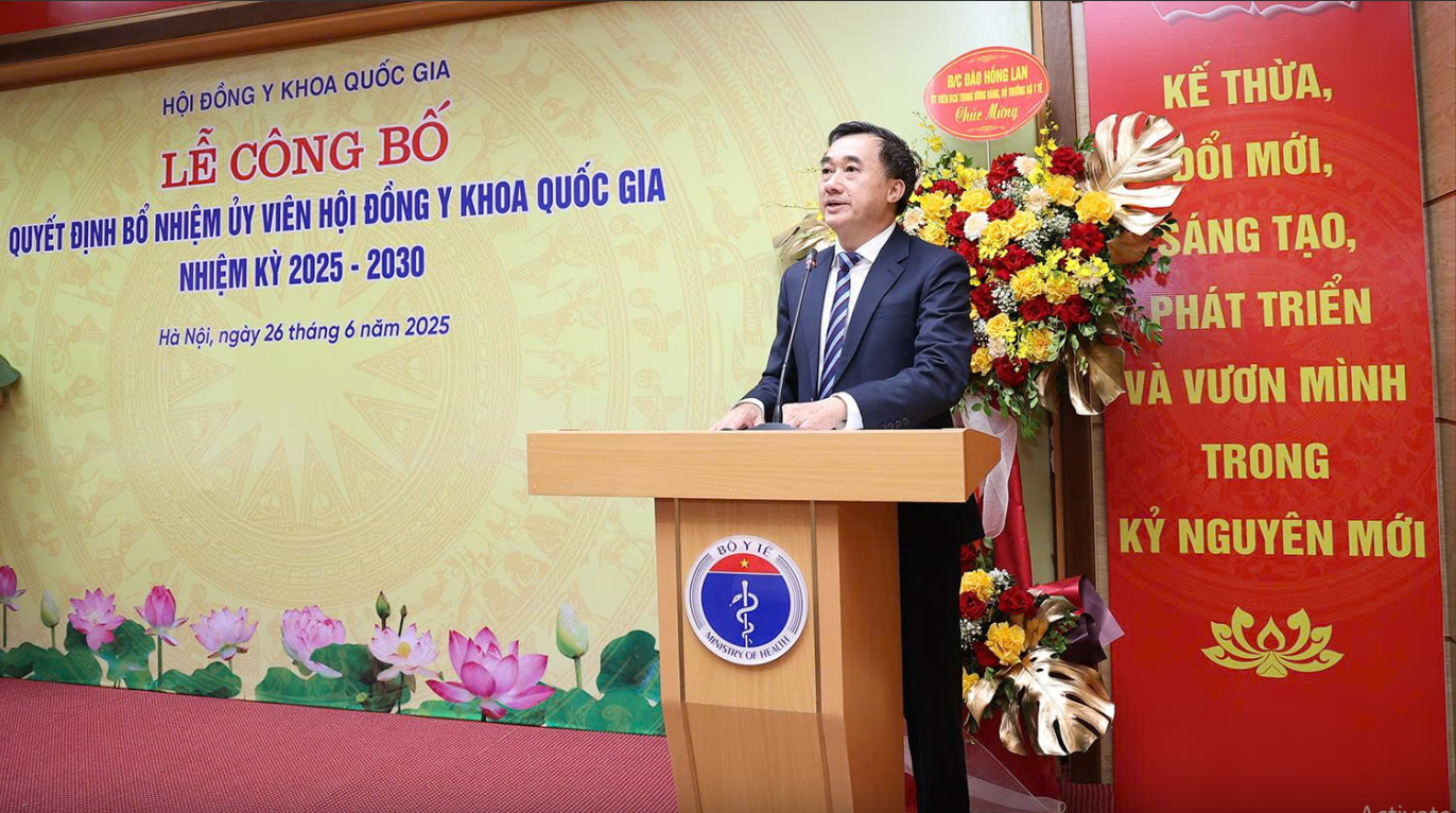 GS.TS Trần Văn Thuấn - Thứ trưởng Bộ Y tế, Chủ tịch Hội đồng Y khoa Quốc gia phát biểu.