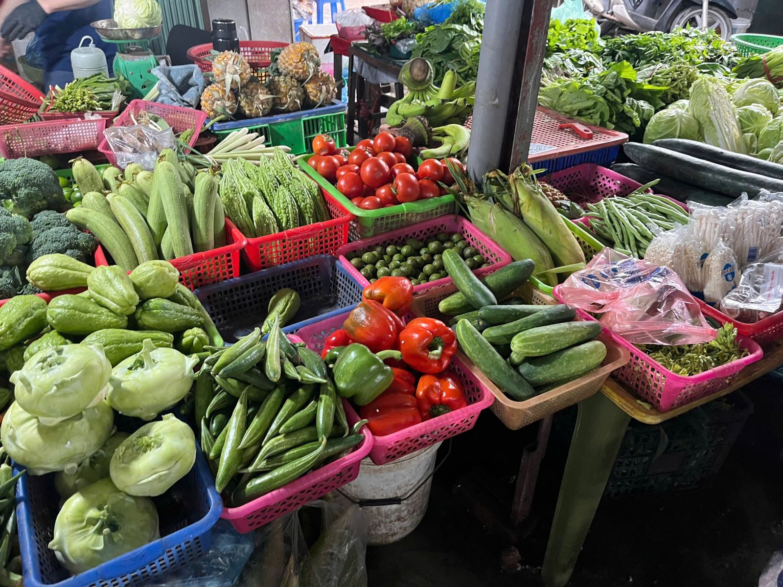 Rau, củ bình ổn giá trước cơn bão số 3.