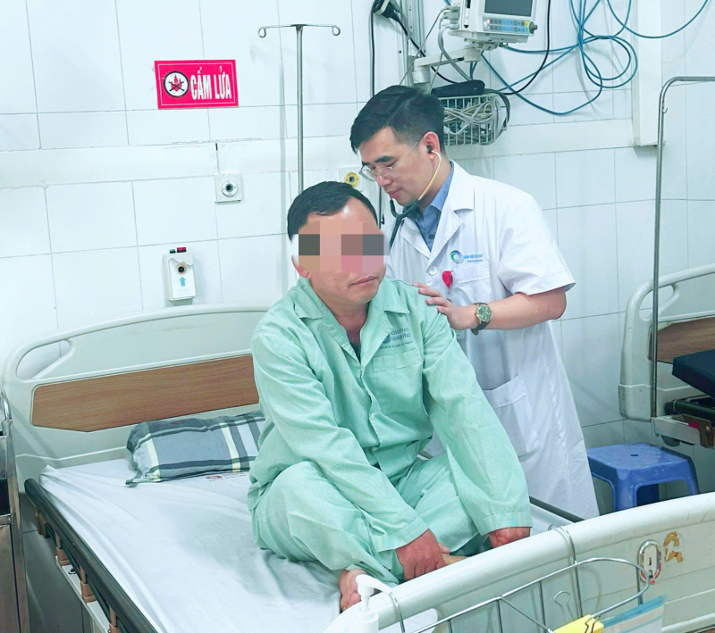 Sau 1 ngày can thiệp, bệnh nhân phục hồi ổn định, không còn đau ngực, các chỉ số sinh tồn trở về bình thường.