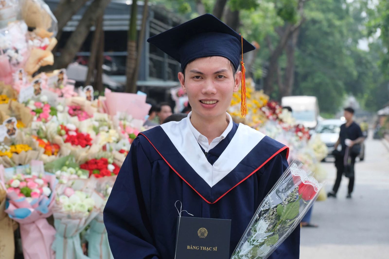 Theo nam sinh, theo đuổi ngành ung thư như giải bài toán khó (