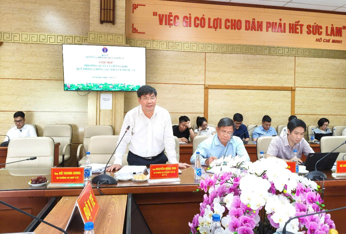 Đại biểu các Bộ, ngành thảo luận