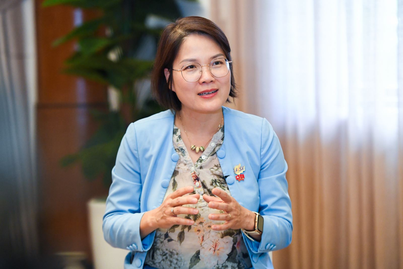 Tiến sĩ Quy Võ-Reinhard: 