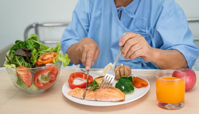 Người mắc bệnh lao cần duy trì chế độ dinh dưỡng lành mạnh để tăng sức đề kháng.