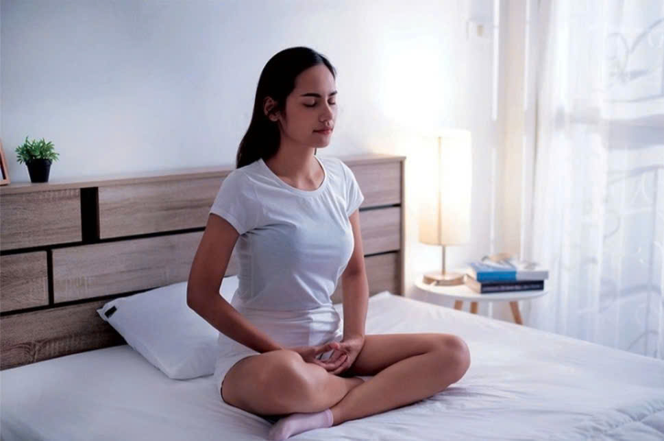 Tập thiền là cách tốt để thư giãn tinh thần.