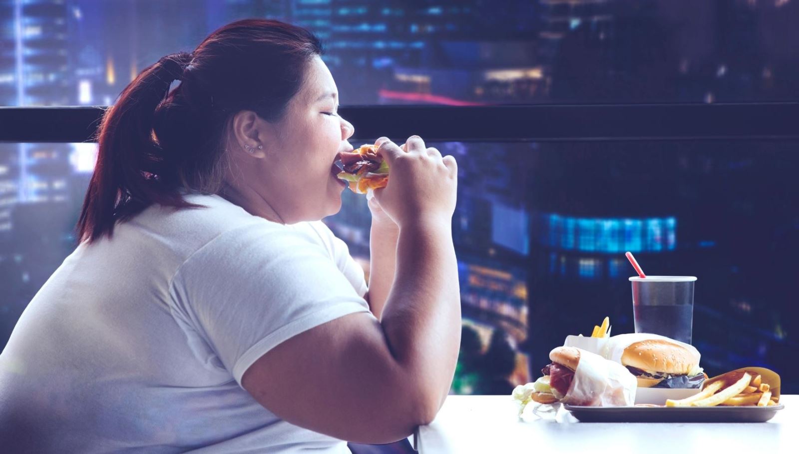 Thừa cân, béo phì, lười vận động... làm tăng nguy cơ ung thư vú ở phụ nữ.