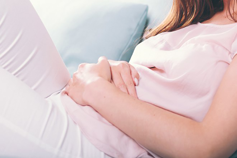 Mất máu trong băng huyết sau sinh có thể xảy ra ồ ạt, đột ngột hoặc từ từ, kín đáo.