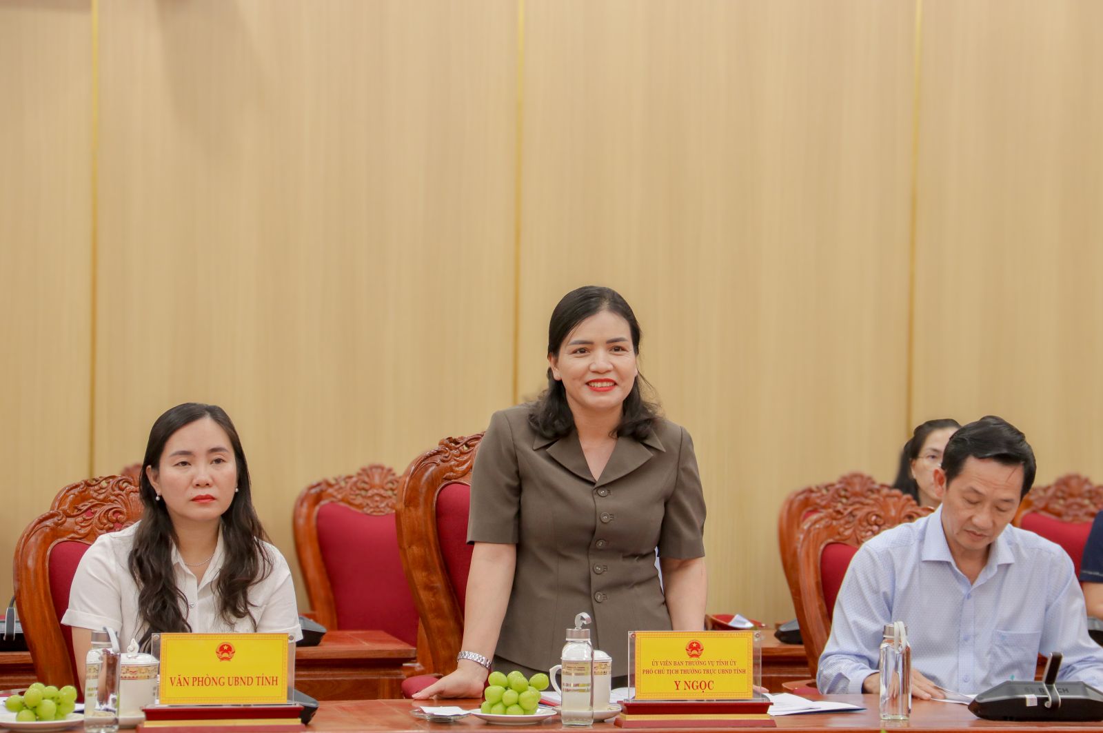 Phó Chủ tịch Thường trực UBND tỉnh Quảng Ngãi Y Ngọc phát biểu tại buổi làm việc.