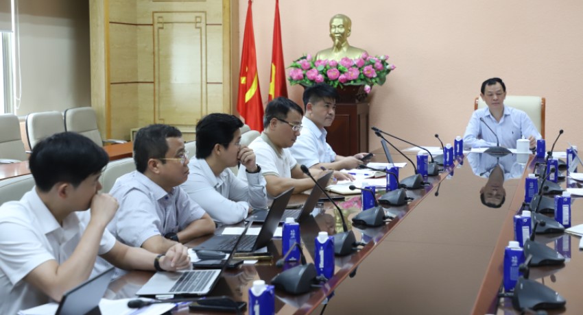 Đại diện các đơn vị bàn giải pháp tháo gỡ vướng mắc đối với Cục Quản lý Y Dược cổ truyền