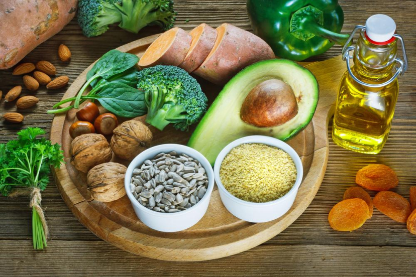 Thường xuyên ăn những thực phẩm giàu vitamin E là chất chống oxy hóa giúp gan khỏe mạnh.