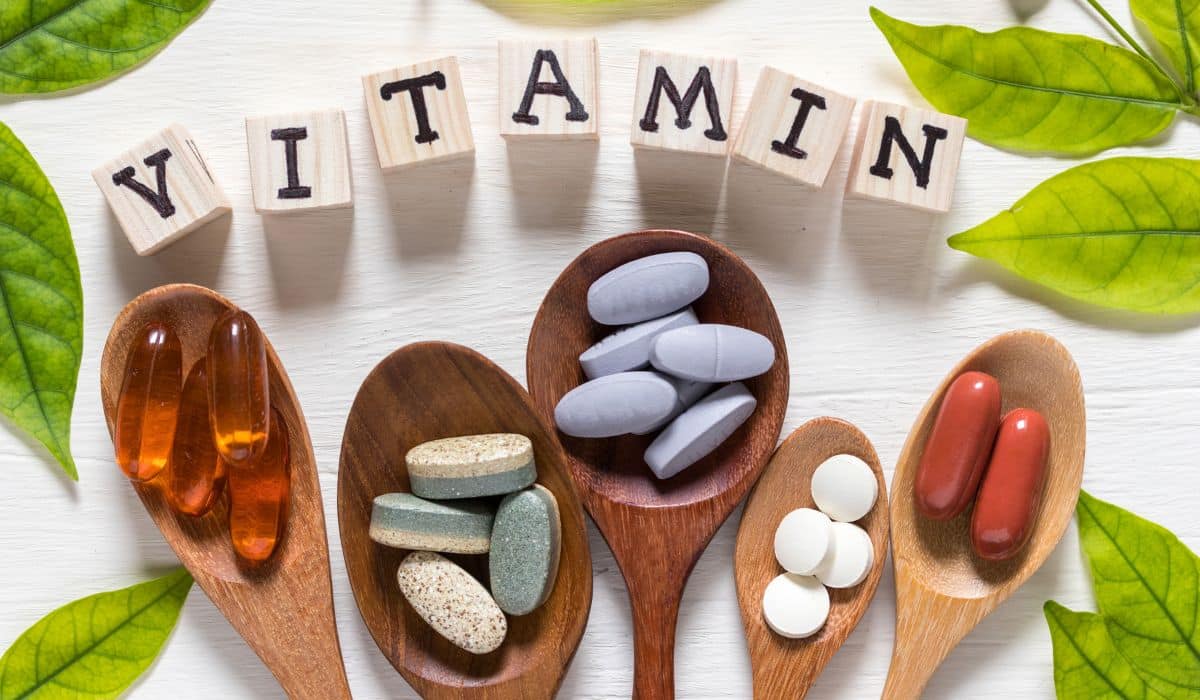 Bổ sung các vitamin thiết yếu có thể ảnh hưởng đến sức khỏe của gan và làm giảm các triệu chứng của bệnh gan nhiễm mỡ.