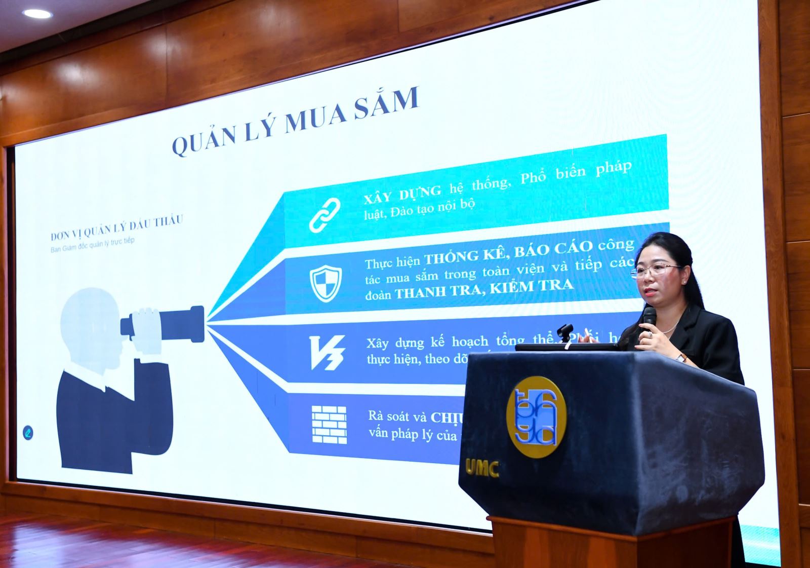ThS Trần Thị Trà Giang - Trưởng Đơn vị Quản lý đấu thầu của Đại học Y Dược TP. HCM chia sẻ kinh nghiệm triển khai hệ thống mua sắm đấu thầu tại bệnh viện.