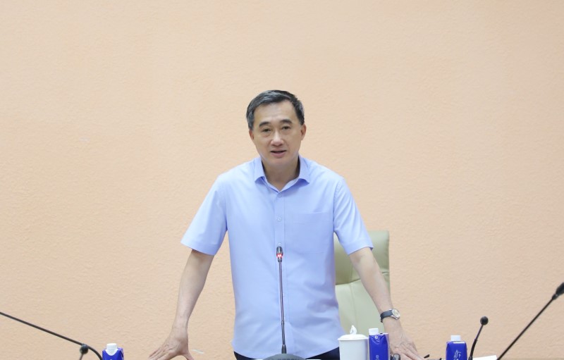 GS.TS Trần Văn Thuấn - Thứ trưởng Bộ Y tế, Chủ tịch Hội đồng Y khoa Quốc gia nhấn mạnh: Bộ Y tế hướng tới phương châm chăm sóc, bảo vệ sức khỏe nhân dân là trên hết, trước hết.