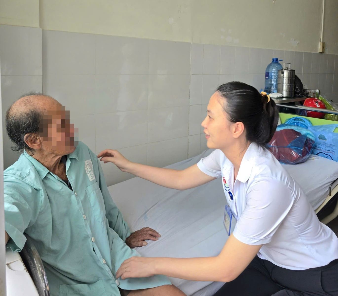 Tại BVĐK Khánh Hòa, ông H. nhận được sự điều trị và chăm sóc chu đáo.