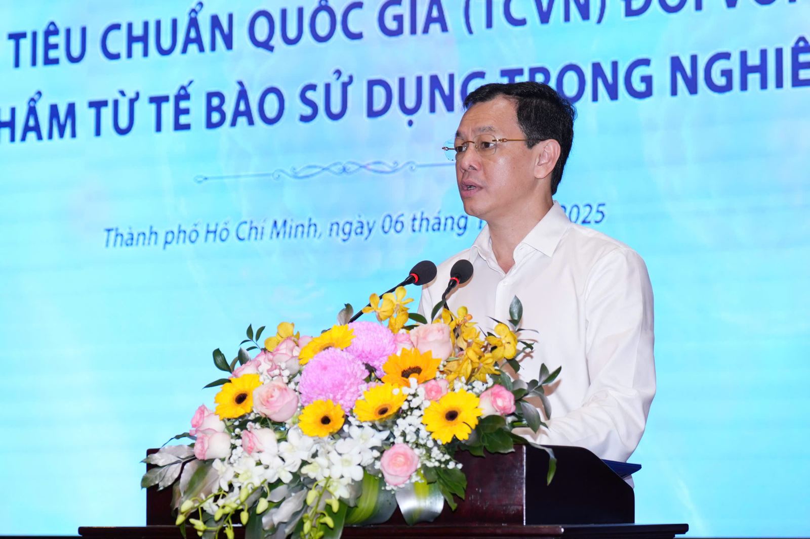TS.BS.CKII Nguyễn Tri Thức – Thứ trưởng Bộ Y tế phát biểu tại hội thảo.