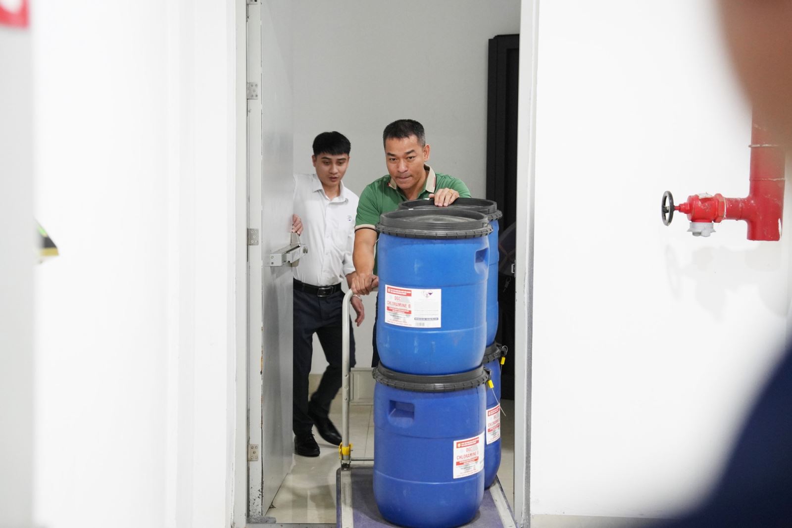 Các đơn vị trực thuộc ngành y tế Quảng Ninh khẩn trương điều chuyển vật tư phòng chống dịch hỗ trợ tỉnh Thái Nguyên.