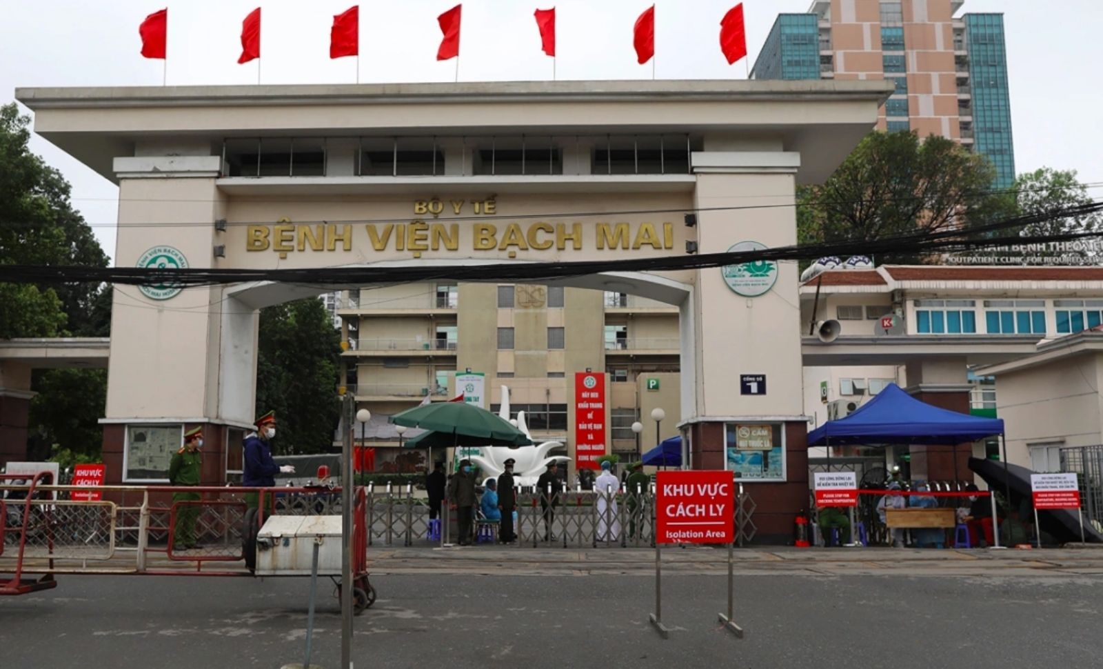Bệnh viện Bạch Mai là một trong những cơ sở y tế lớn Bộ Y tế đang quản lý trực tiếp.