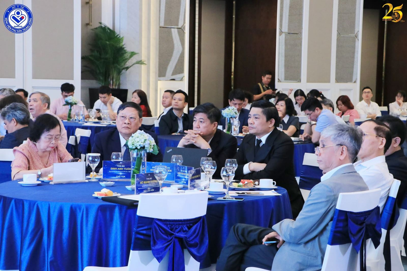 Các chuyên gia đầu ngành có mặt tại hội thảo.
