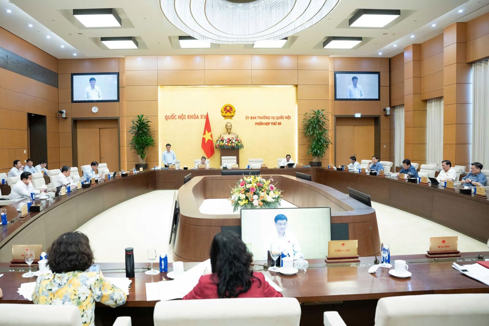 Quang cảnh phiên họp thứ 50