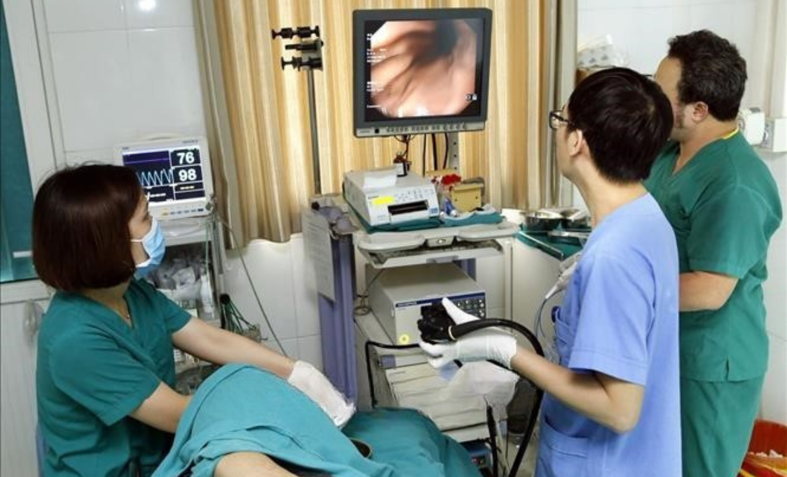 Một ca nội soi tầm soát ung thư bệnh lý tiêu hóa trong chương trình khám miễn phí tại Bệnh viện Hữu nghị Việt Đức.