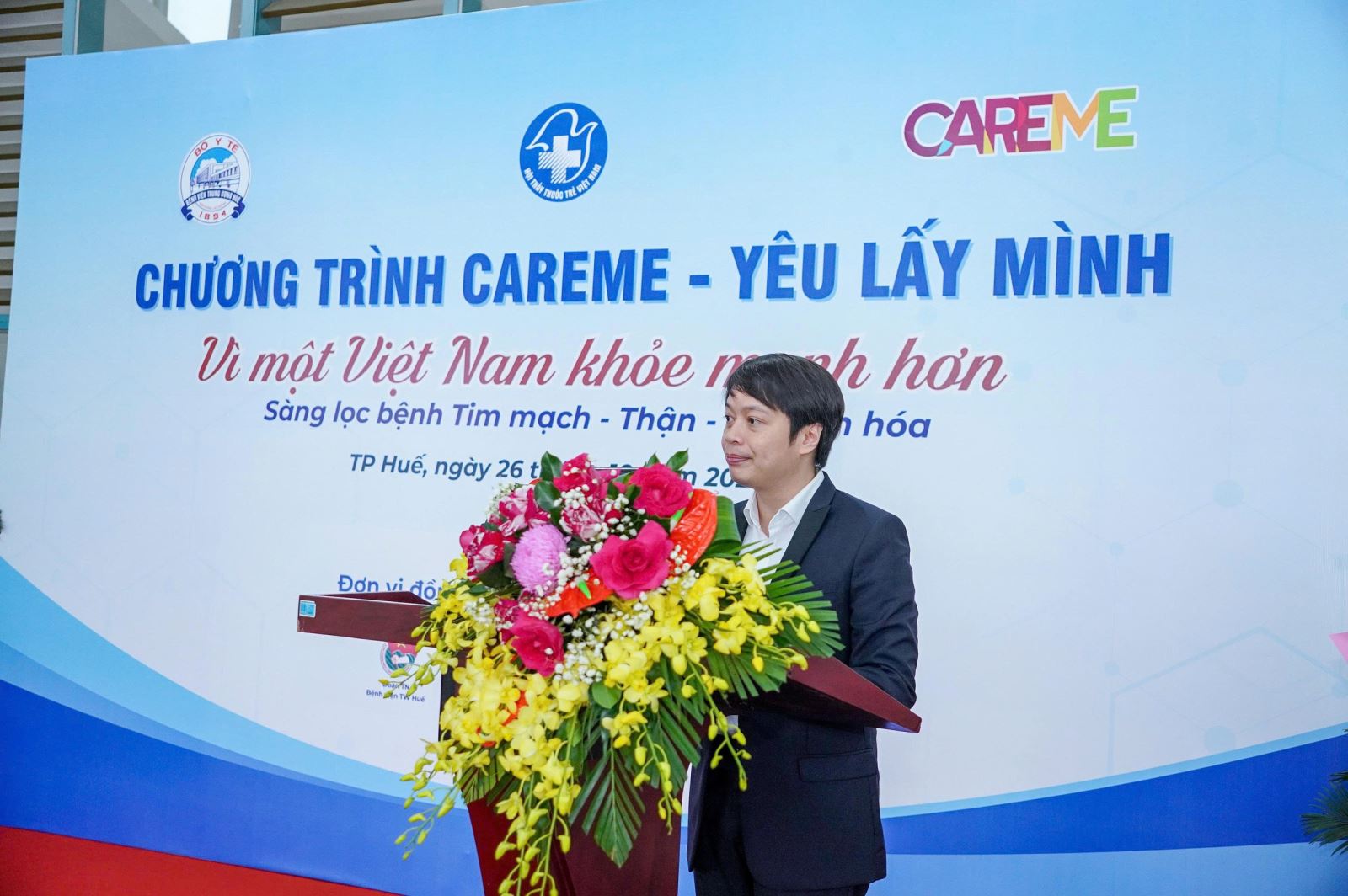 Ông Nguyễn Hữu Tú, Phó Chủ tịch Thường trực kiêm Tổng Thư ký Hội Thầy thuốc trẻ Việt Nam phát biểu tại chương trình.