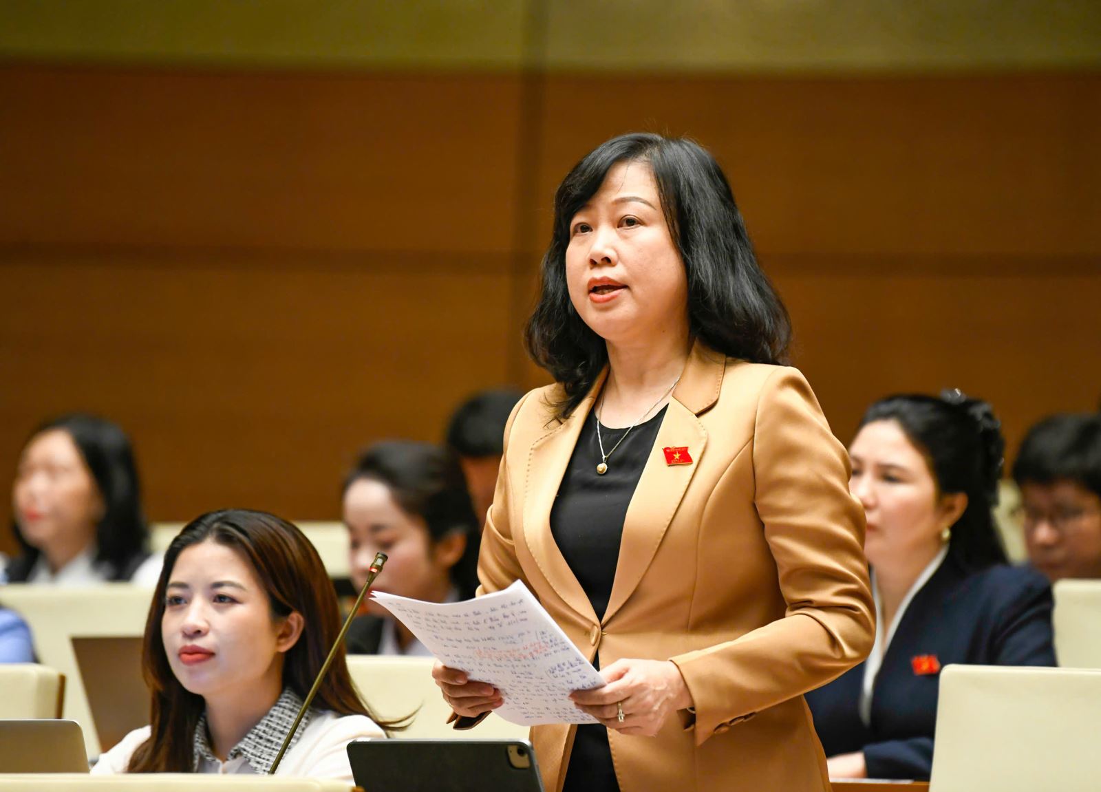 Bộ trưởng Đào Hồng Lan đề nghị coi hành vi hành hung nhân viên y tế là chống người thi hành công vụ.