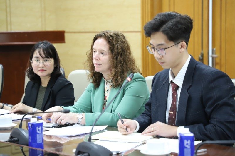 Bà Aileen Nandi, đại diện Hiệp hội Công nghệ Y tế tiên tiến Hoa Kỳ