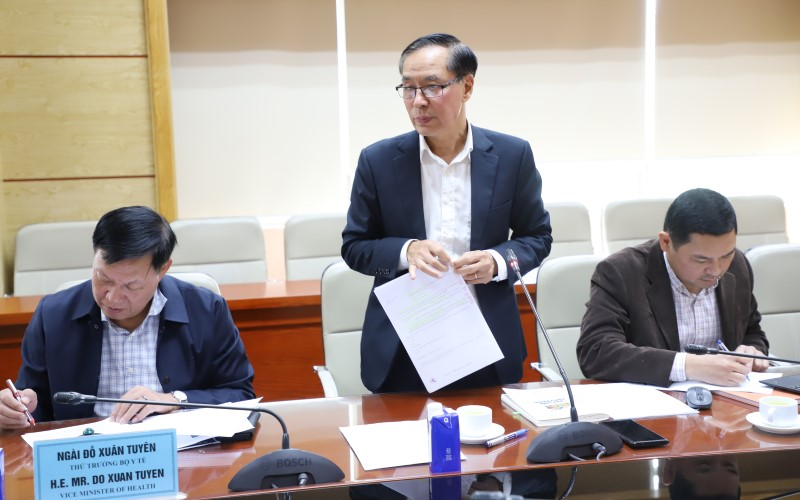 Đại diện các Cục, Vụ thuộc Bộ Y tế thông tin thêm tại buổi làm việc