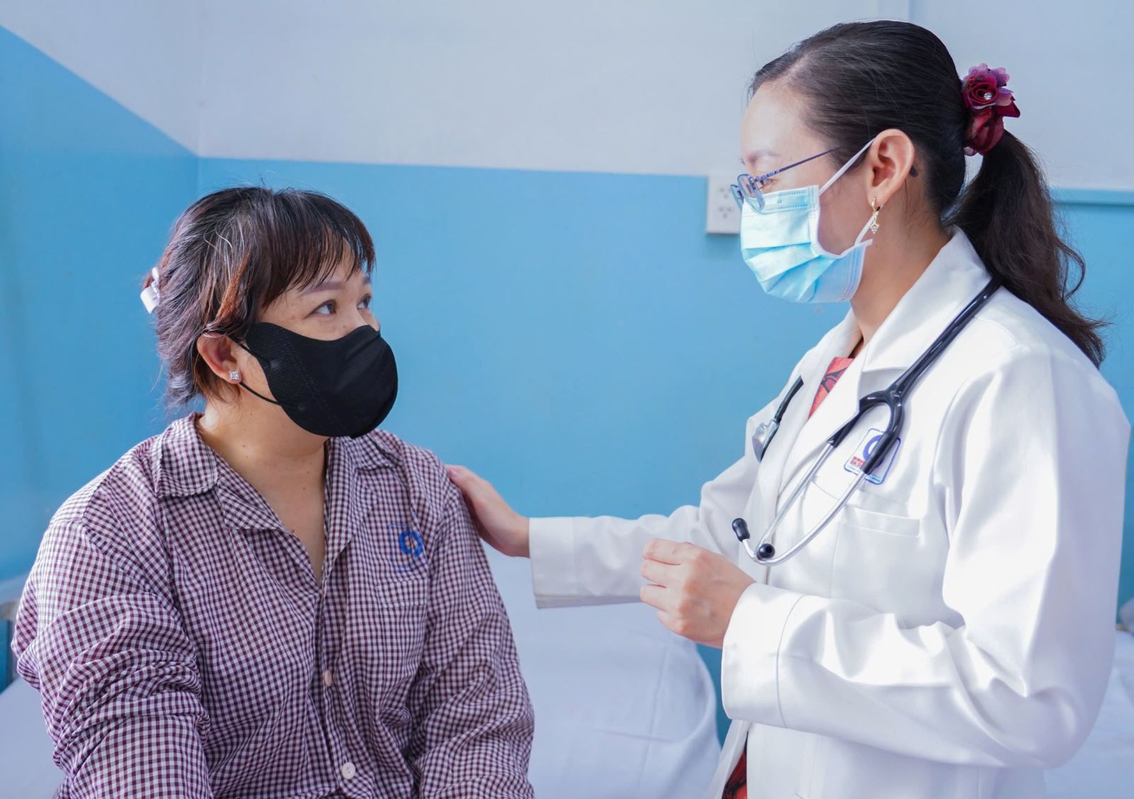 Bệnh nhân nghi ngộ độc sau khi ăn bánh mì cóc cô B.