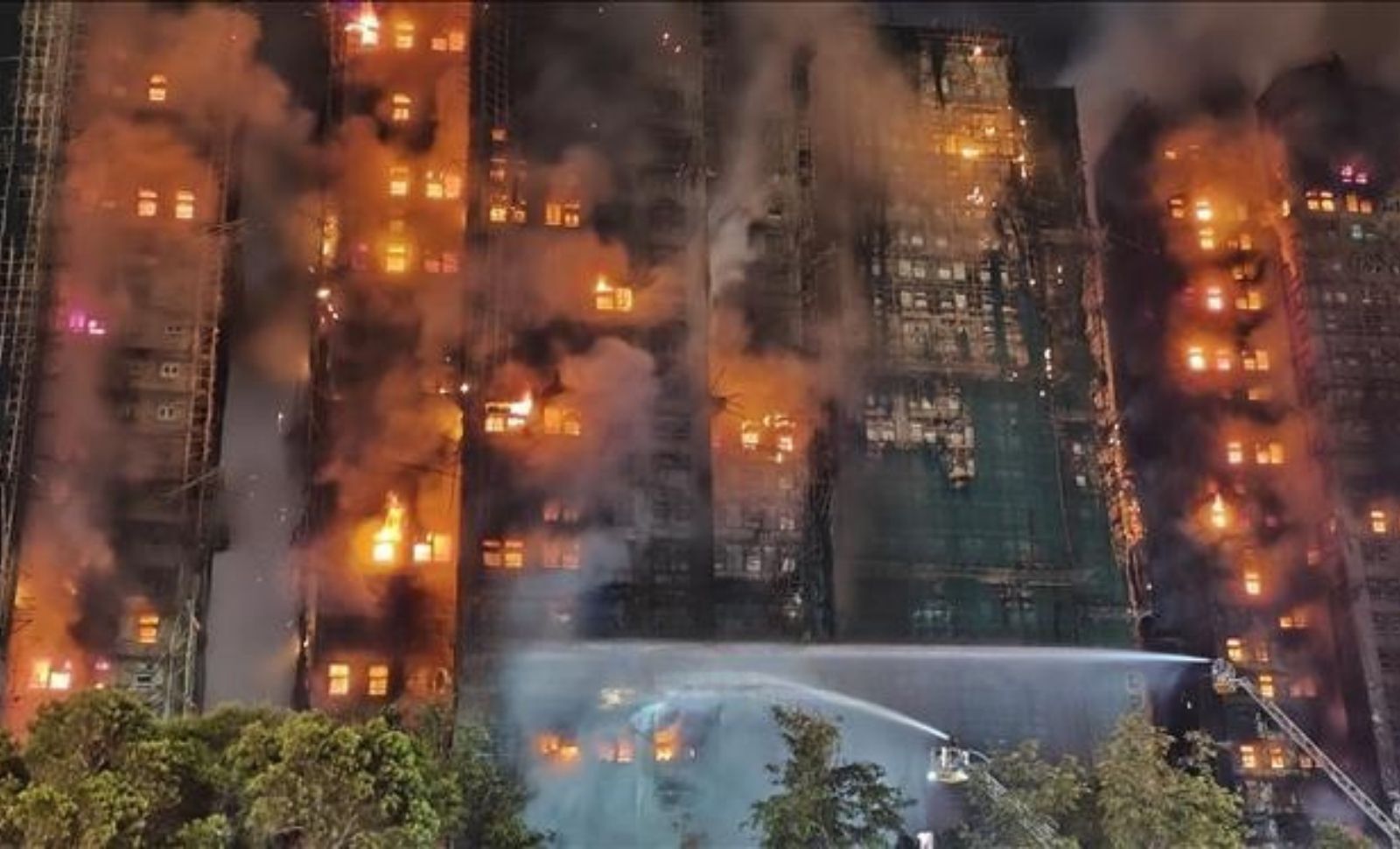 Vụ cháy kinh hoàng tại Hồng Kong