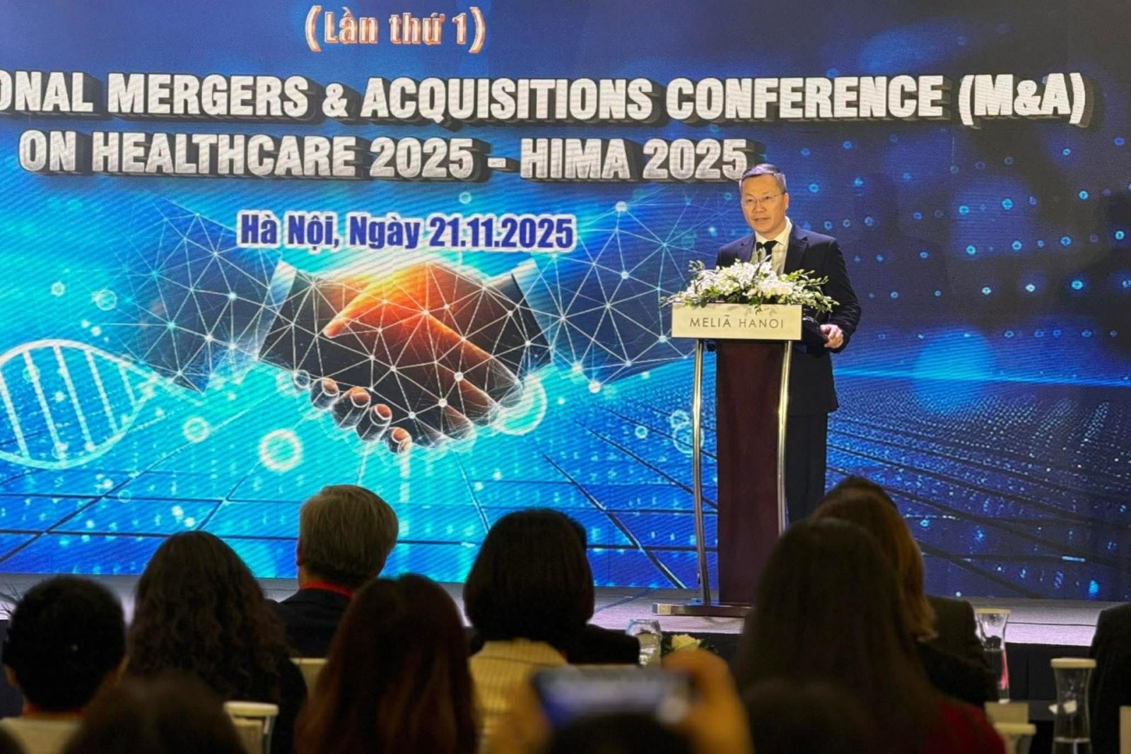 Phó Chánh Văn phòng Bộ Y tế Nguyễn Toàn Thắng chia sẻ tại chương trình.