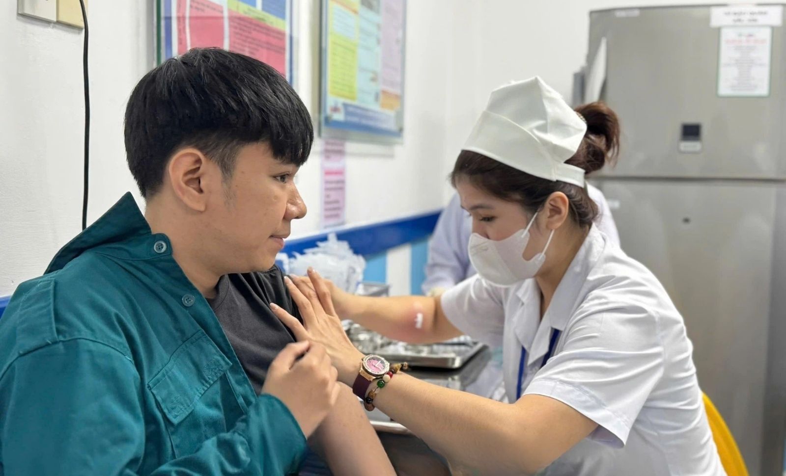 Tiêm ngừa uốn ván miễn phí cho người dân tại Phòng tiêm chủng SAFPO Nha Trang