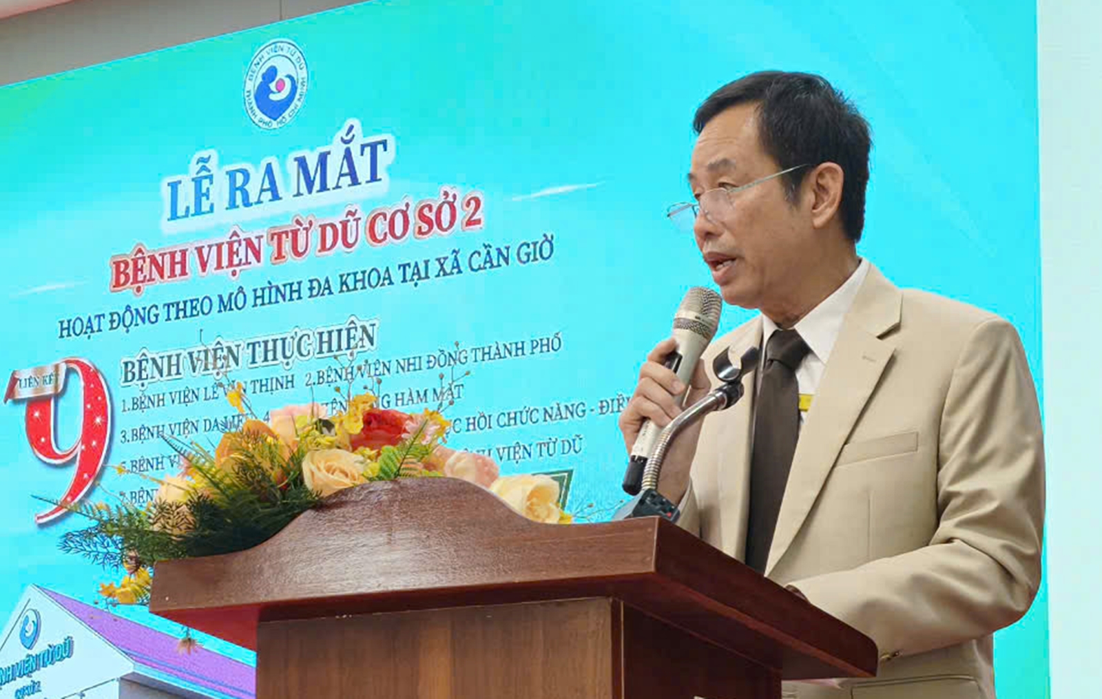 BS.CKII Trần Văn Khanh - Giám đốc Bệnh viện Lê Văn Thịnh chia sẻ tại buổi lễ.