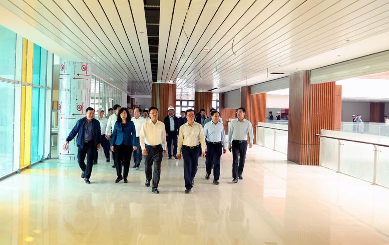 Phó Thủ tướng Chính phủ Lê Thành Long kiểm tra Cơ sở 2 Bệnh viện Hữu nghị Việt Đức.