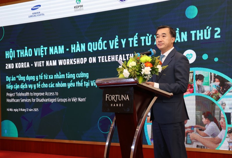 Thứ trưởng Bộ Y tế Trần Văn Thuấn phát biểu tại Hội thảo