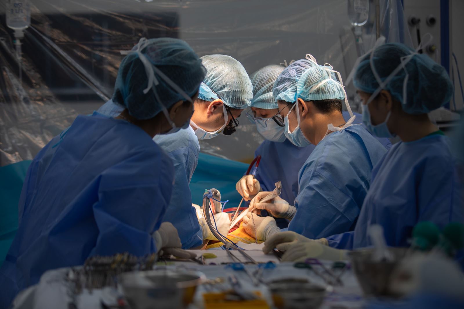 Ca phẫu thuật ghép gan diễn ra xuyên đêm. 