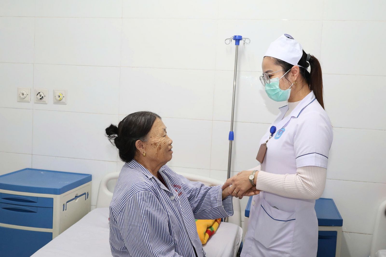 Người dân ngày càng yên tâm và hài lòng khi điều trị tại các cơ sở y tế tuyến dưới.