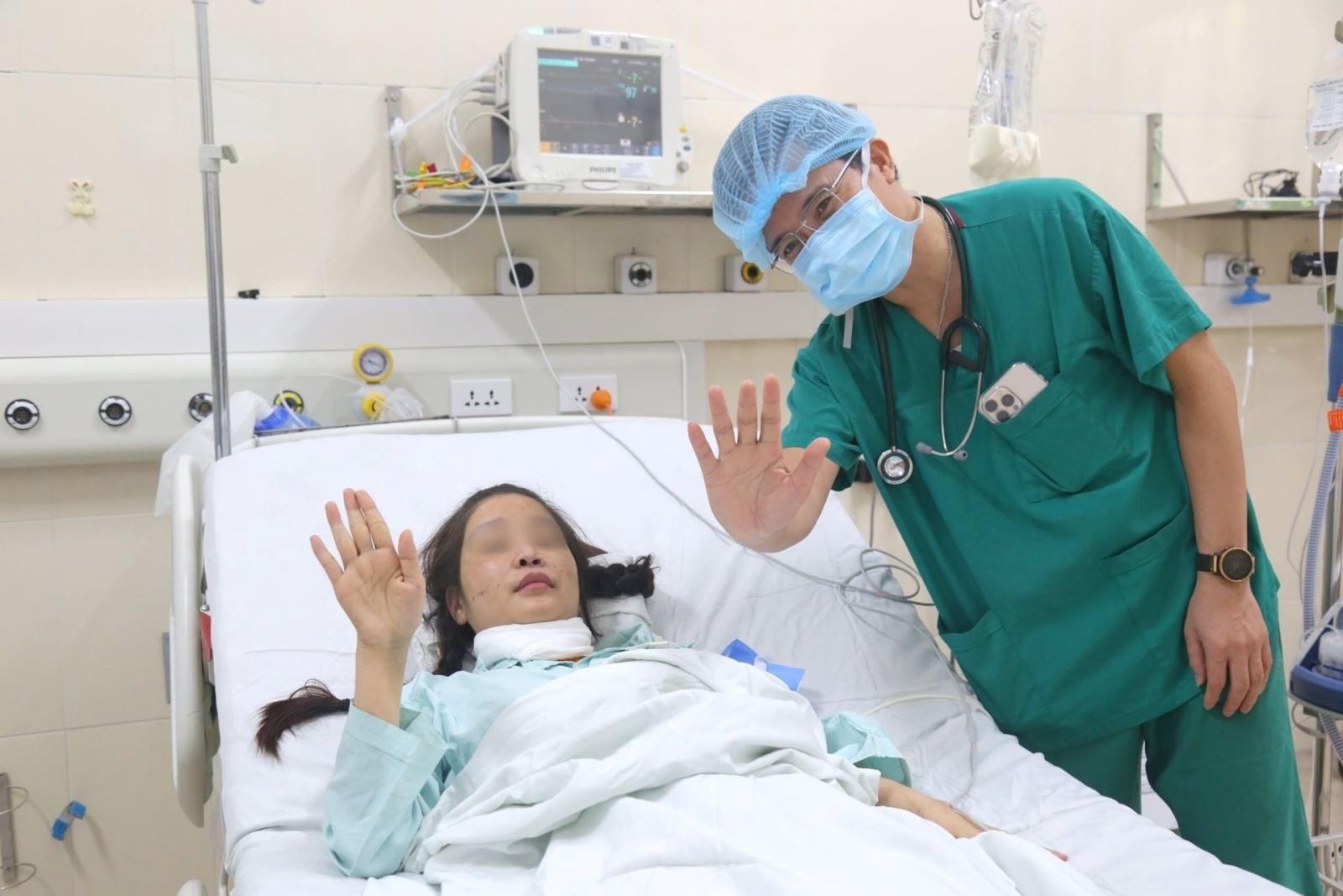 Bệnh nhân được ghép tim phổi lần đầu tiên tại Việt Nam.