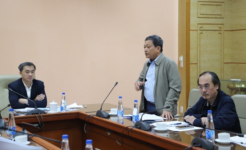 TS.BS Đinh Văn Lượng, Giám đốc Bệnh viện Phổi Trung ương báo cáo