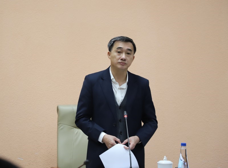 Thứ trưởng Bộ Y tế Trần Văn Thuấn kết luận cuộc họp