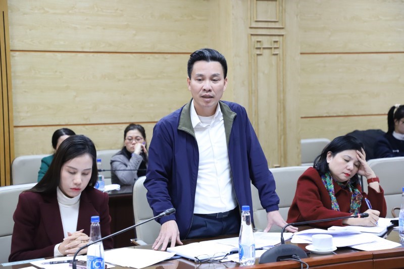 Các đại biểu thảo luận