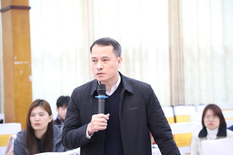 Các chuyên gia, nhà khoa học, đại diện Bộ, ngành Trung ương, địa phương và doanh nghiệp đóng góp ý kiến vào Dự thảo