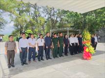 Bộ trưởng Bộ Y tế Đào Hồng Lan tri ân các Anh hùng, Liệt sĩ tại tỉnh Hà Tĩnh, Quảng Trị
