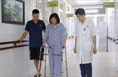 Nỗ lực cứu sống cô gái nhảy cầu Bãi Cháy
