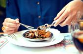 Bé gái bị hôn mê sau khi ăn ốc biển không rõ loại