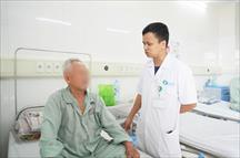 Cụ ông 86 tuổi mắc ung thư vú hiếm gặp