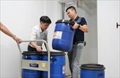 Ngành y tế Quảng Ninh hỗ trợ tỉnh Thái Nguyên 1 tấn Cloramin B phòng chống dịch sau lũ lụt