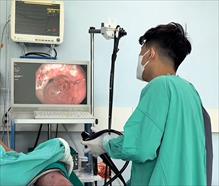 Ngất xỉu tại nhà, cụ ông được phát hiện chảy máu dạ dày nặng