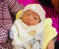 Đau lòng tờ giấy 'Mẹ ngàn lần xin lỗi con' bên bé trai sơ sinh bị bỏ rơi