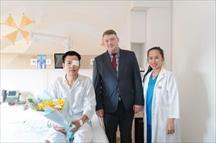 Đột phá y khoa: Việt Nam lần đầu thực hiện ghép giác mạc bằng laser trên hệ thống Femto Z8