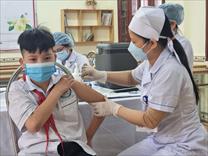 Sáng 5/9: Năm học mới bắt đầu, phải đẩy nhanh tiêm vaccine COVID-19 để bảo vệ trẻ khi đến trường